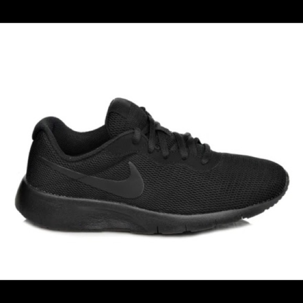Nike Tanjun Sneakers